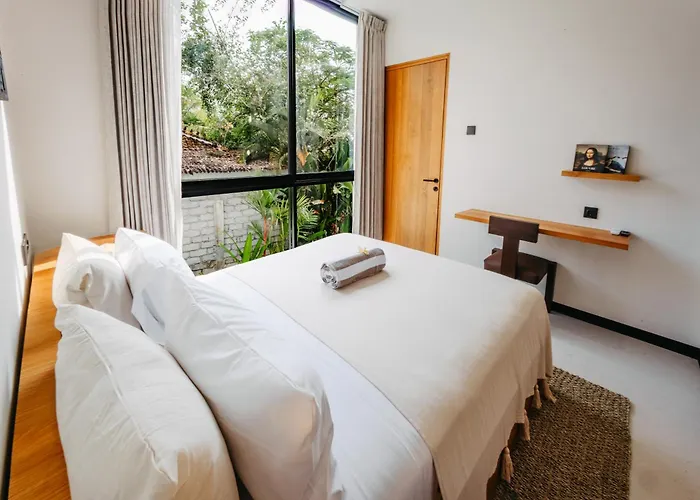 Lily - Rice Field Views Escape With Private Pool Villa Canggu (Bali)
